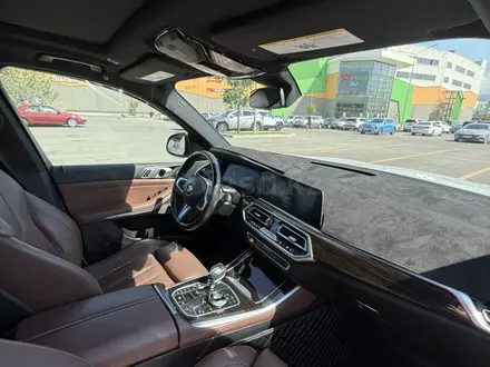 BMW X5 2020 года за 32 500 000 тг. в Алматы – фото 18