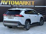 Toyota RAV4 2021 года за 18 350 000 тг. в Атырау – фото 5