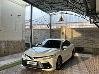 Toyota Camry 2018 года за 13 300 000 тг. в Шымкент