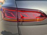 Volkswagen Touareg 2022 года за 32 200 000 тг. в Алматы – фото 4