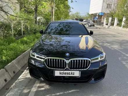BMW 530 2021 года за 30 500 000 тг. в Алматы – фото 2