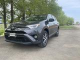 Toyota RAV4 2018 года за 9 000 000 тг. в Уральск – фото 3