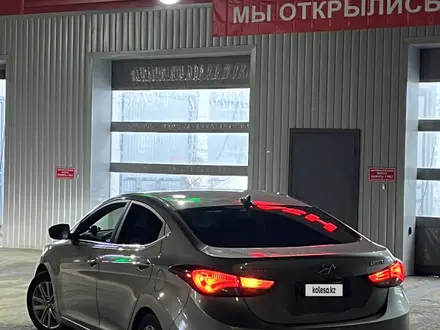 Hyundai Elantra 2015 года за 4 000 000 тг. в Актобе – фото 5