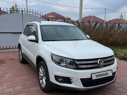 Volkswagen Tiguan 2015 года за 7 500 000 тг. в Костанай – фото 2