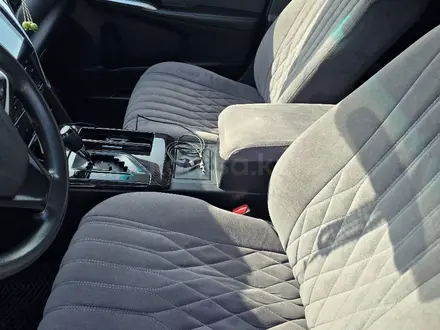 Toyota Camry 2015 года за 9 444 400 тг. в Астана – фото 3