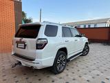 Toyota 4Runner 2018 года за 18 500 000 тг. в Актобе – фото 5