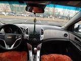 Chevrolet Cruze 2013 года за 3 500 000 тг. в Астана – фото 2