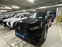 Toyota RAV4 2020 годаfor11 500 000 тг. в Астана