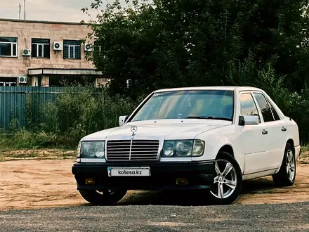 Mercedes-Benz E 200 1991 года за 1 500 000 тг. в Караганда