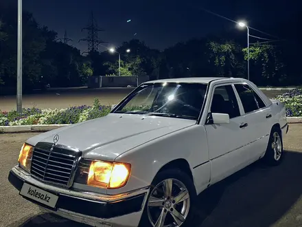 Mercedes-Benz E 200 1991 года за 1 500 000 тг. в Караганда – фото 5