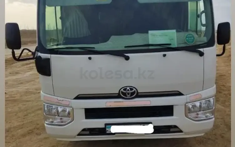 Toyota  TOYOTA COASTER 2017 годаүшін23 000 000 тг. в Атырау