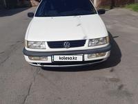 Volkswagen Passat 1995 годаүшін2 300 000 тг. в Тараз