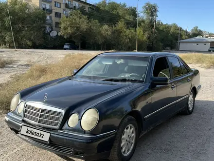 Mercedes-Benz E 230 1995 года за 2 500 000 тг. в Шу – фото 2