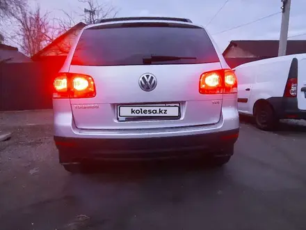 Volkswagen Touareg 2005 года за 4 700 000 тг. в Караганда