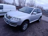 Volkswagen Touareg 2005 года за 4 700 000 тг. в Караганда – фото 5