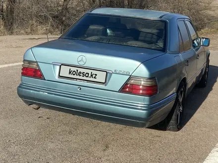 Mercedes-Benz E 220 1994 года за 2 450 000 тг. в Мерке – фото 5