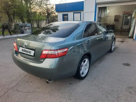 Toyota Camry 2007 года за 6 200 000 тг. в Тараз – фото 2