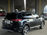 Toyota RAV4 2018 года за 10 500 000 тг. в Алматы