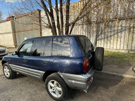 Toyota RAV4 1995 года за 2 450 000 тг. в Усть-Каменогорск – фото 2