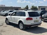 Volkswagen Touareg 2004 года за 3 500 000 тг. в Актобе – фото 4