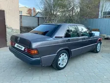 Mercedes-Benz 190, 1992