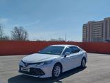Toyota Camry 2018 года за 11 500 000 тг. в Петропавловск – фото 2