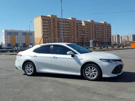 Toyota Camry 2018 года за 11 500 000 тг. в Петропавловск – фото 3