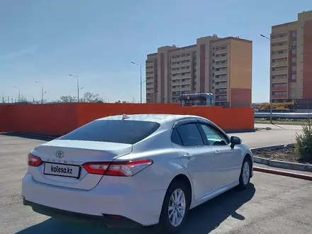 Toyota Camry 2018 года за 11 500 000 тг. в Петропавловск – фото 4