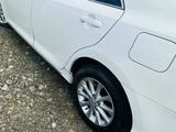 Toyota Camry 2014 года за 7 000 000 тг. в Актобе – фото 2