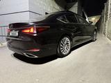 Lexus ES 350 2018 года за 20 500 000 тг. в Алматы – фото 4