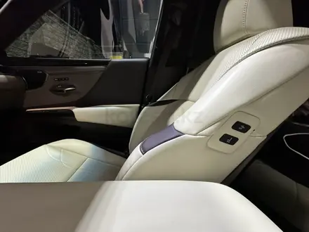 Lexus ES 350 2018 года за 21 000 000 тг. в Алматы – фото 12