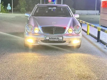 Mercedes-Benz E 55 AMG 2000 года за 7 500 000 тг. в Шымкент – фото 34