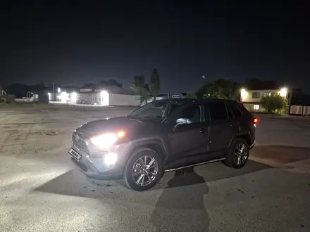 Toyota RAV4 2022 года за 15 500 000 тг. в Актобе – фото 9