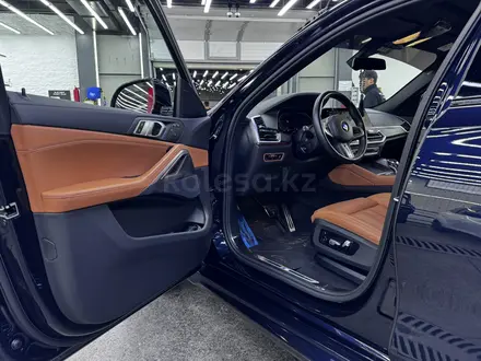 BMW X6 2021 года за 53 000 000 тг. в Астана – фото 10