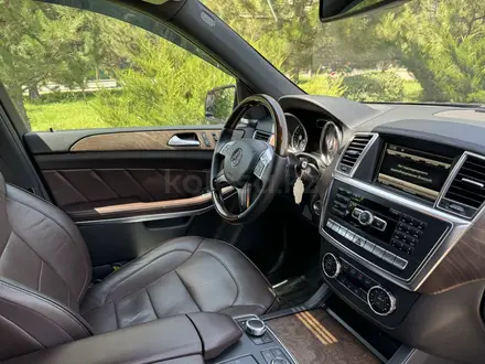 Mercedes-Benz GL 500 2014 года за 18 000 000 тг. в Алматы – фото 16