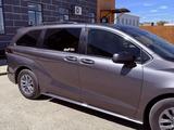 Toyota Sienna 2022 года за 20 890 000 тг. в Атырау – фото 3