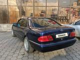 Mercedes-Benz E 280 1996 года за 2 999 999 тг. в Караганда – фото 2