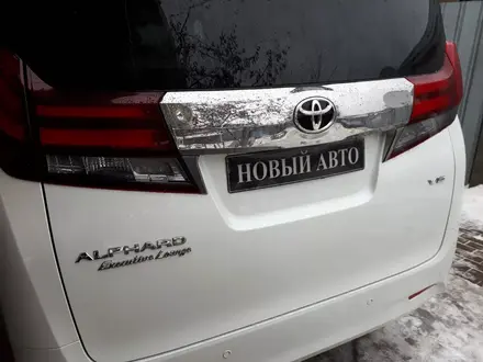 Toyota Alphard 2017 года за 32 900 000 тг. в Алматы – фото 4
