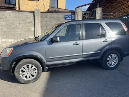 Honda CR-V 2005 года за 2 850 000 тг. в Караганда – фото 2