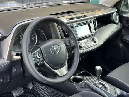 Toyota RAV4 2014 года за 9 600 000 тг. в Актобе – фото 14