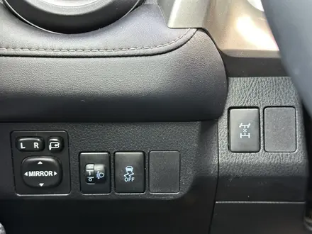 Toyota RAV4 2014 года за 9 600 000 тг. в Актобе – фото 16