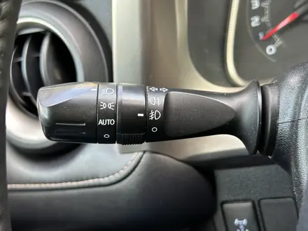 Toyota RAV4 2014 года за 9 600 000 тг. в Актобе – фото 19