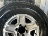 265/70/16. Зимняя резина диски оригинал за 250 000 тг. в Алматы – фото 2