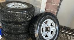 265/70/R16. Зимняя резина диски оригинал за 300 000 тг. в Алматы
