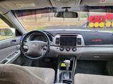 Toyota Camry 2003 годаүшін4 700 000 тг. в Уральск – фото 5