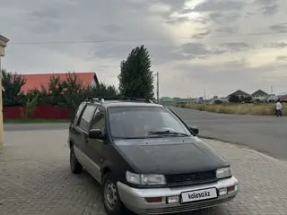 Mitsubishi Space Wagon, 1995