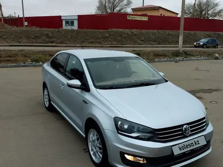 Volkswagen Polo 2016 года за 6 300 000 тг. в Жезказган – фото 2