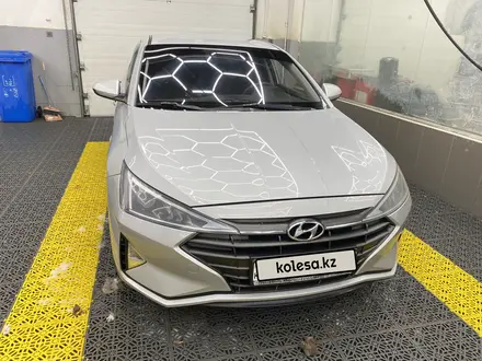 Hyundai Elantra 2019 года за 6 750 000 тг. в Астана