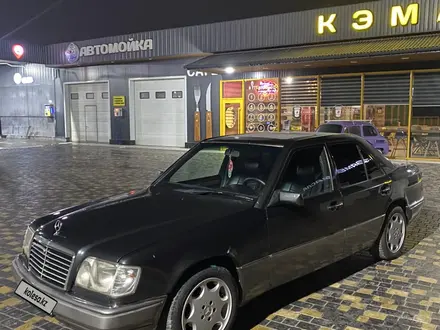 Mercedes-Benz E 220 1994 года за 2 000 000 тг. в Тараз