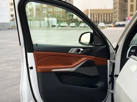 BMW X7 2020 года за 43 900 000 тг. в Астана – фото 12